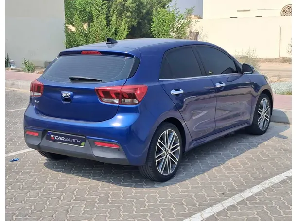 Car image 7