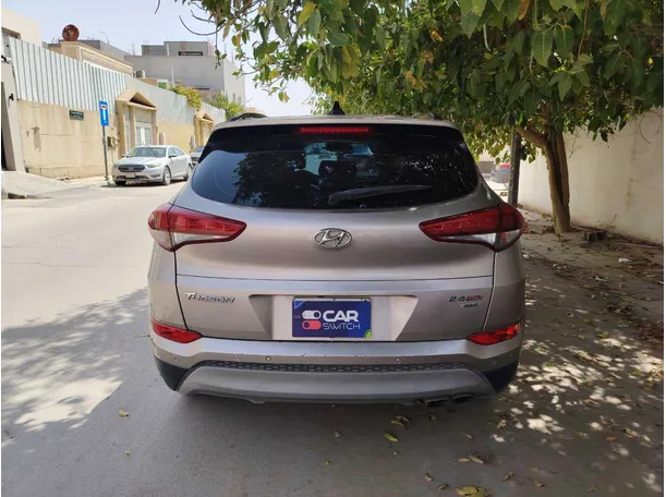 Car image 5