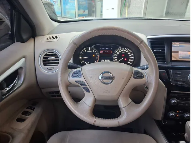 Car image 15