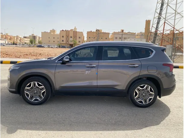 Car image 8
