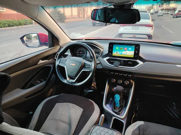 Car image 18