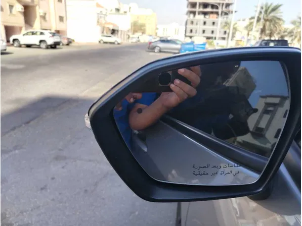 Car image 32