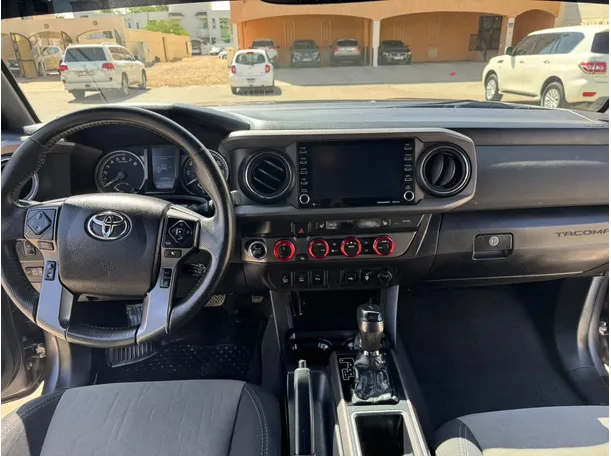 Car image 5