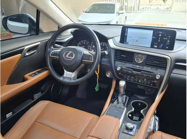 Car image 17