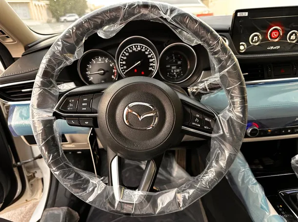 Car image 19