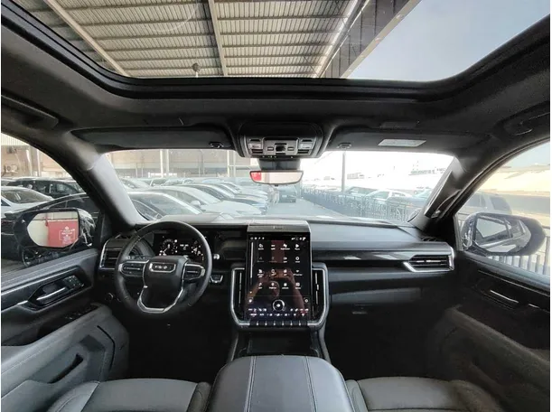 Car image 26