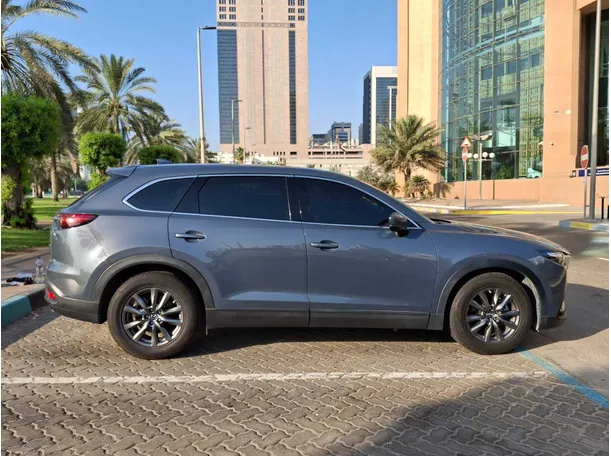 Car image 8