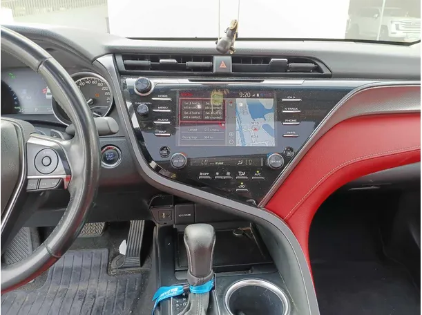 Car image 16