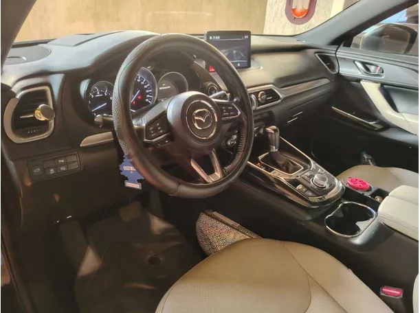 Car image 13