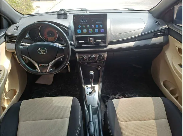 Car image 16