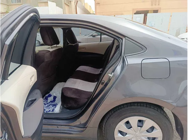 Car image 14