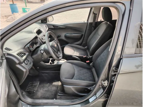 Car image 12