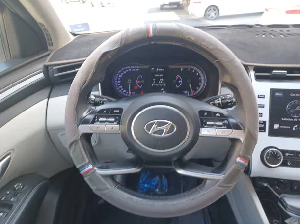 Car image 15