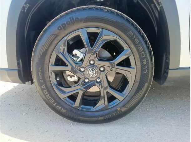 Car image 10