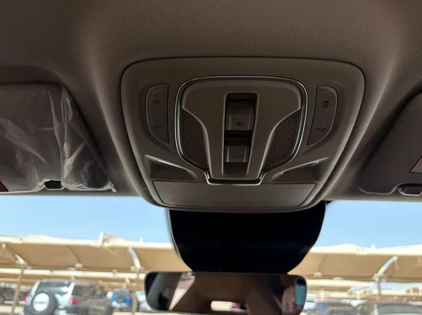 Car image 30