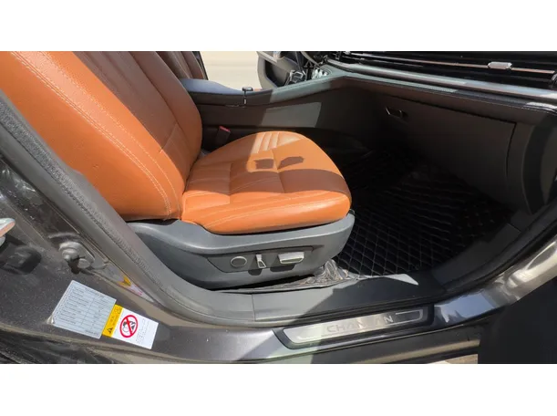 Car image 22