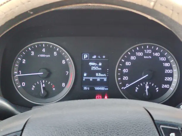 Car image 24