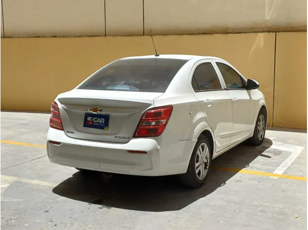 Car image 5