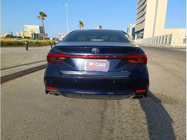 Car image 7