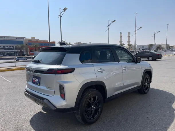 Car image 5