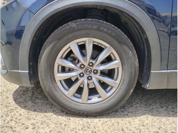Car image 8