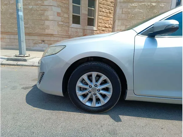 Car image 10