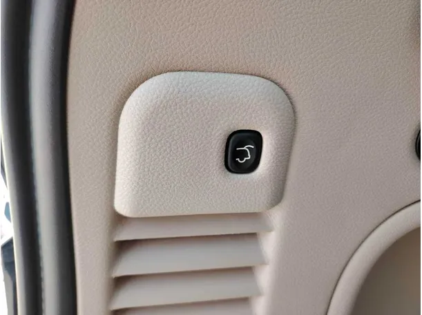Car image 41