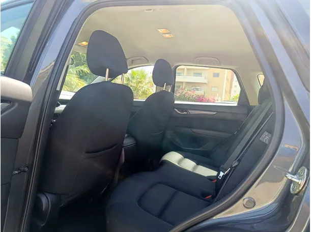 Car image 28
