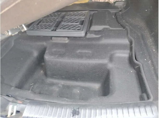 Car image 32