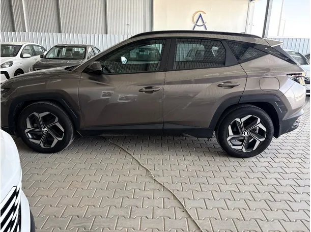 Car image 8