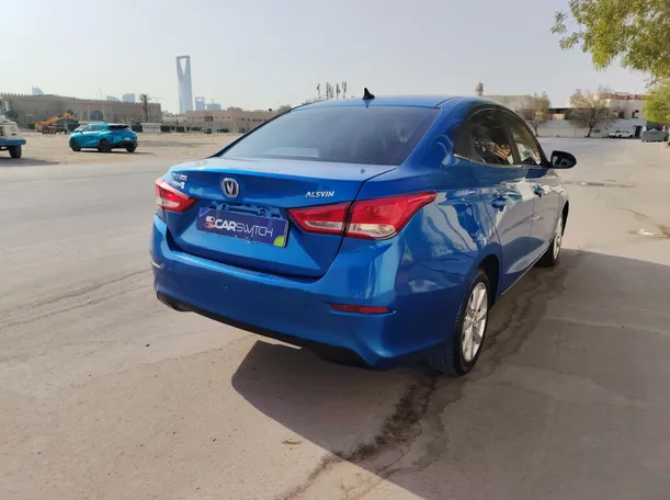 Car image 5