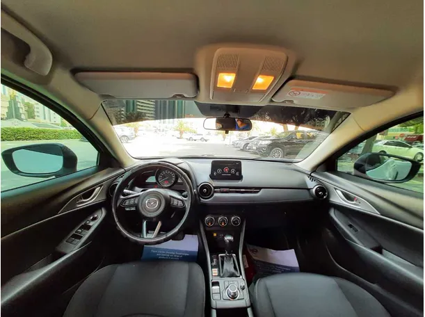 Car image 14