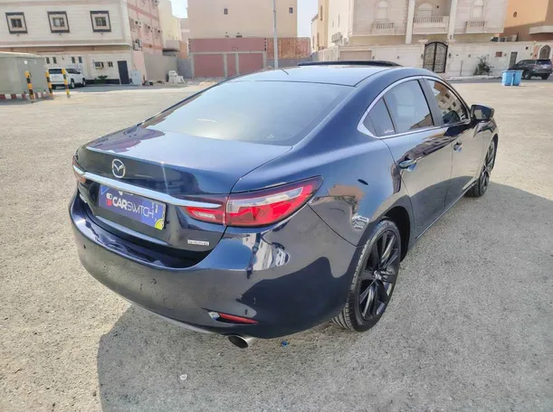 Car image 5