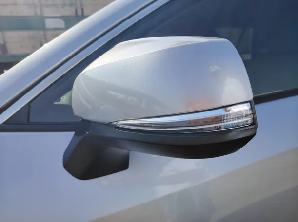 Car image 28
