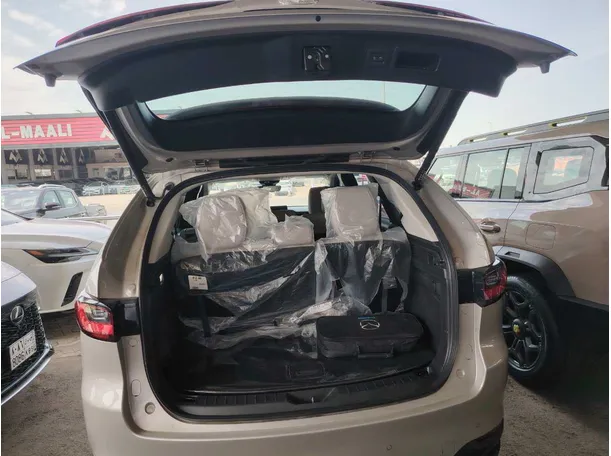 Car image 32