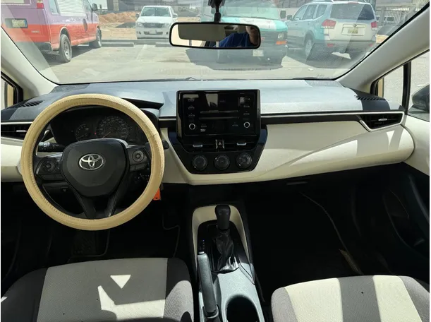 Car image 13