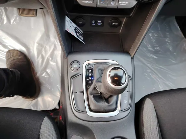 Car image 25