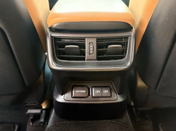Car image 27