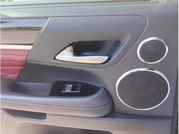 Car image 36