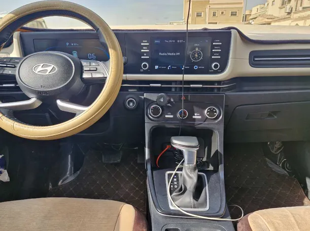 Car image 15