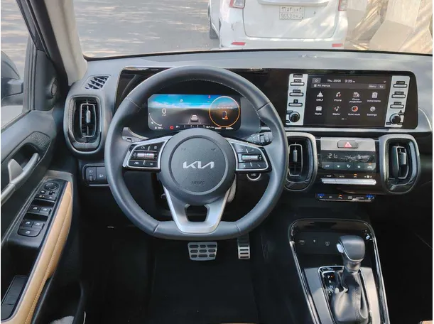 Car image 21