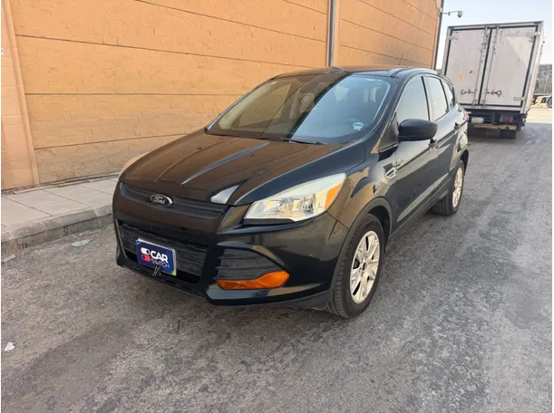 2014 Ford Escape in Riyadh