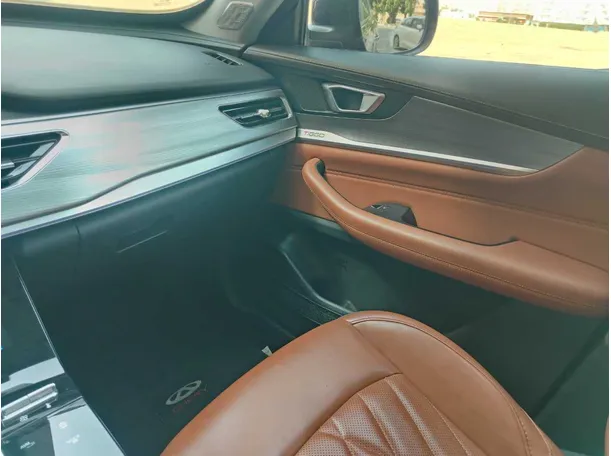 Car image 32