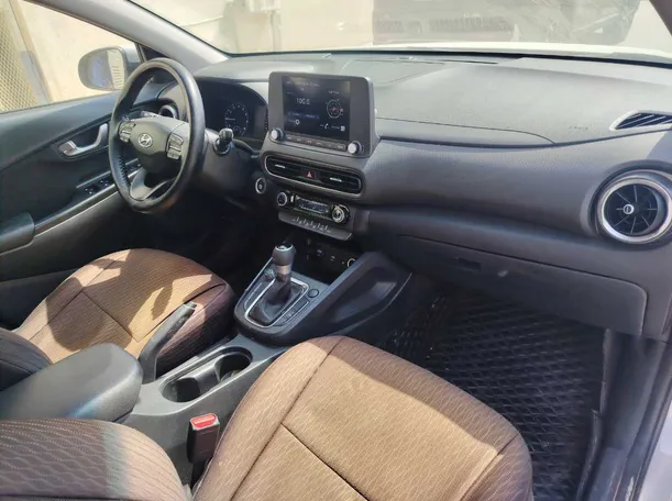 Car image 14