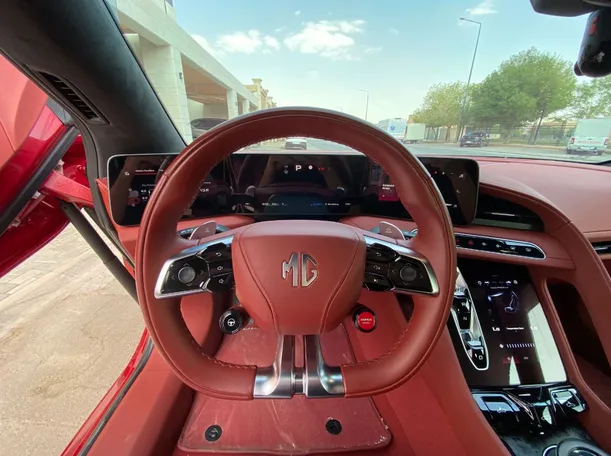 Car image 19
