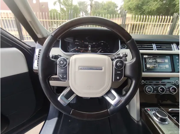Car image 25