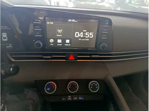 Car image 16