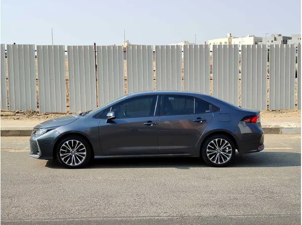 Car image 8
