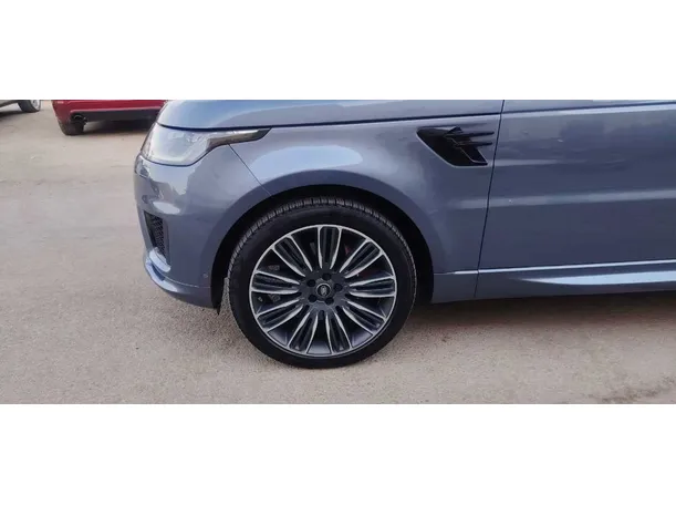 Car image 9
