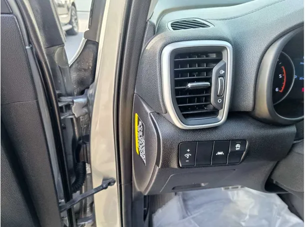 Car image 29